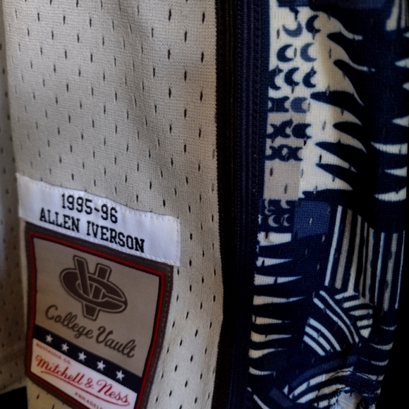 NWT Georgetown Hoyas Allen Iverson Mitchell and Ness 1995-1996 Jersey XXL Grey - Picture 9 of 14